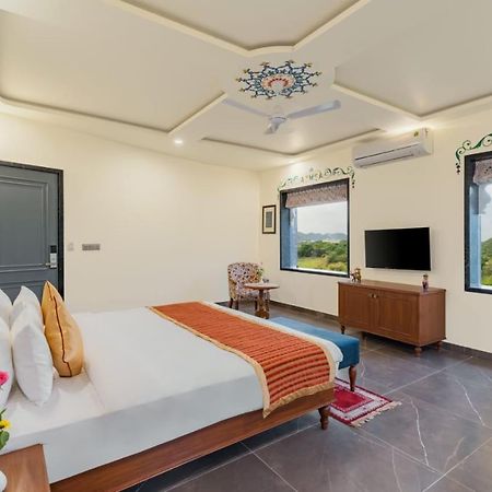 Traavista Aravali Mahal Hotell Udaipur Exteriör bild