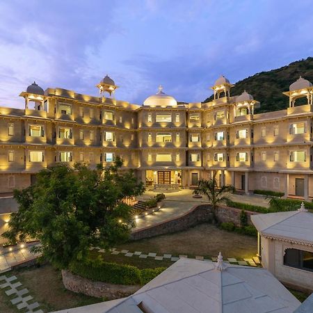 Traavista Aravali Mahal Hotell Udaipur Exteriör bild
