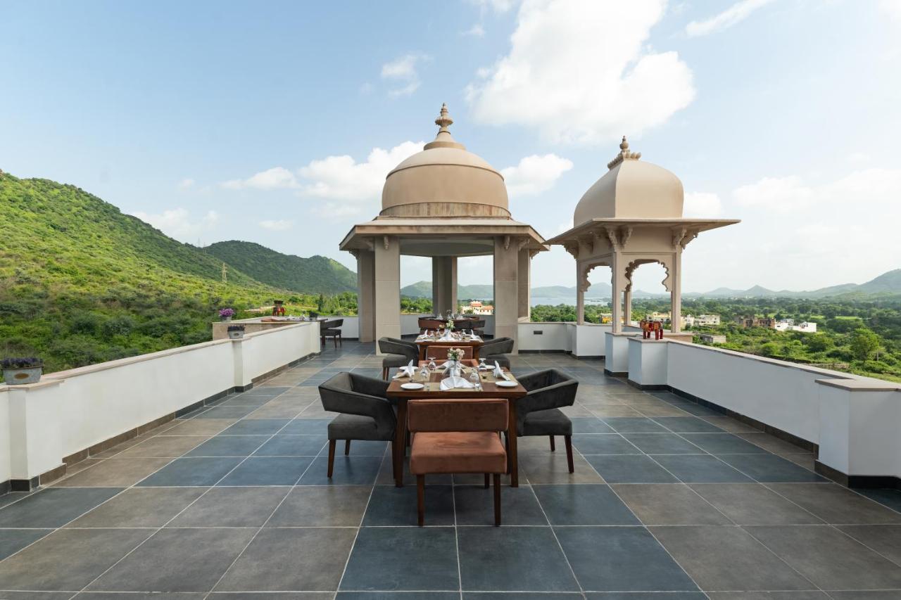 Traavista Aravali Mahal Hotell Udaipur Exteriör bild