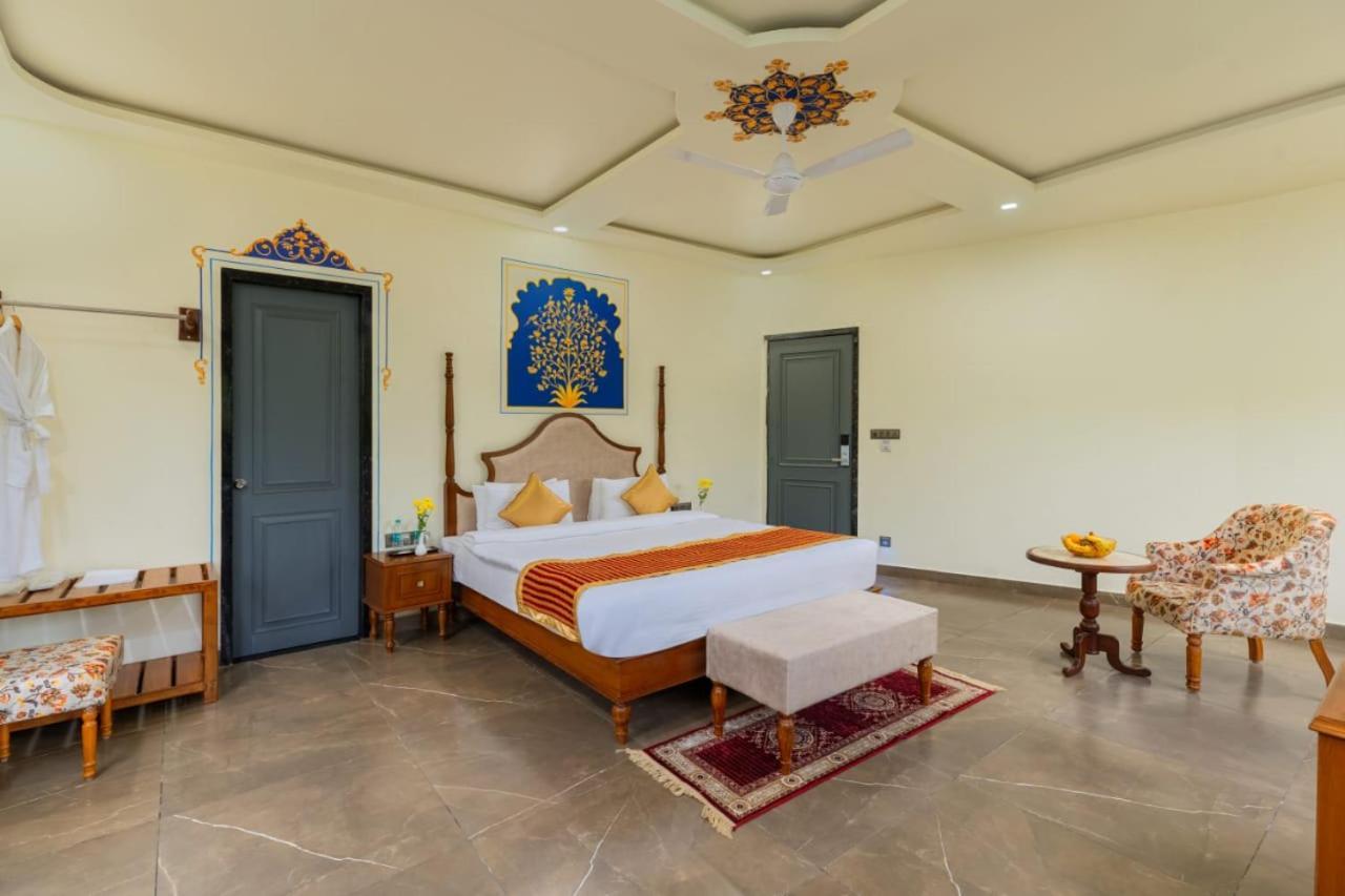 Traavista Aravali Mahal Hotell Udaipur Exteriör bild