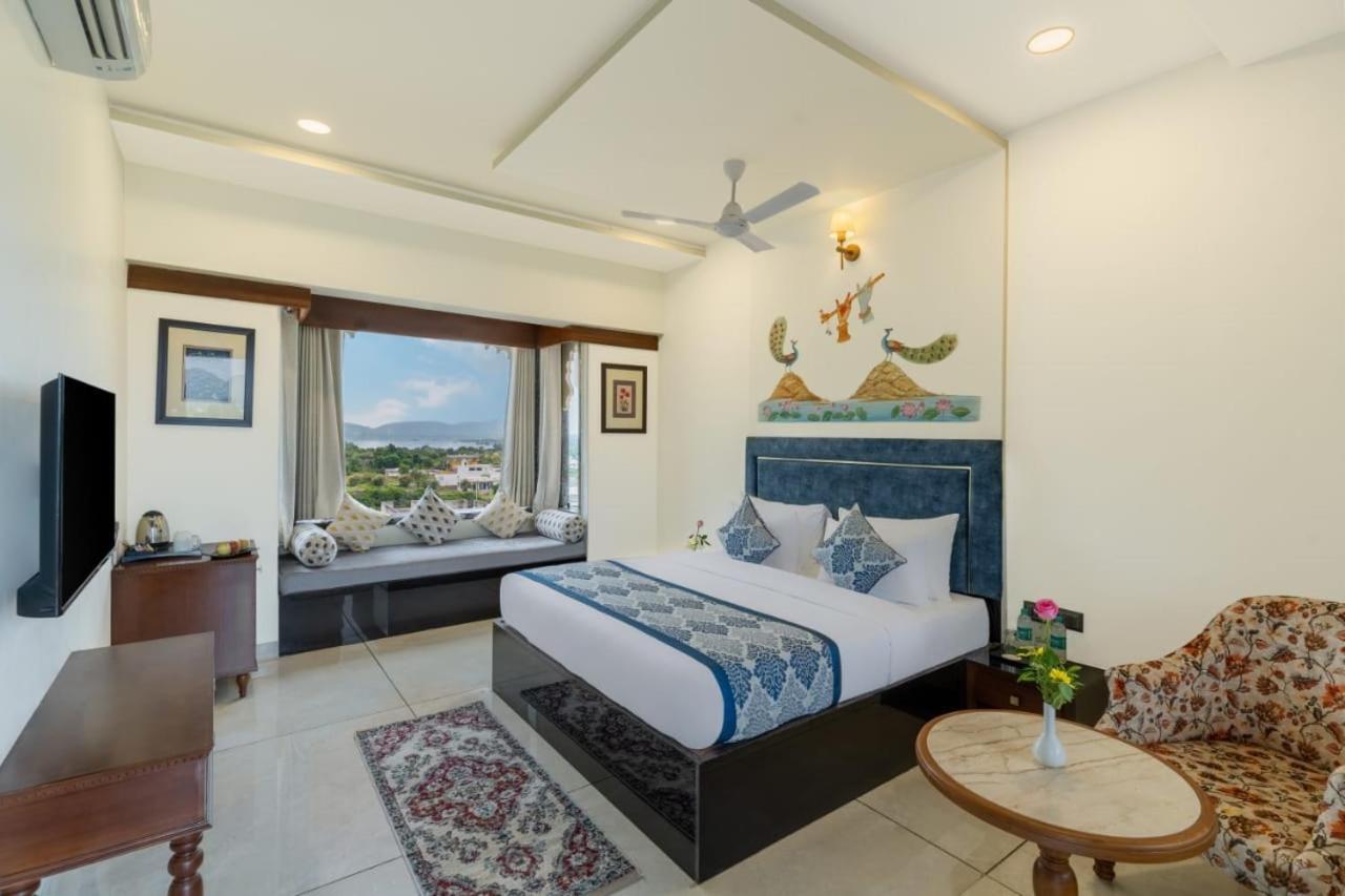 Traavista Aravali Mahal Hotell Udaipur Exteriör bild