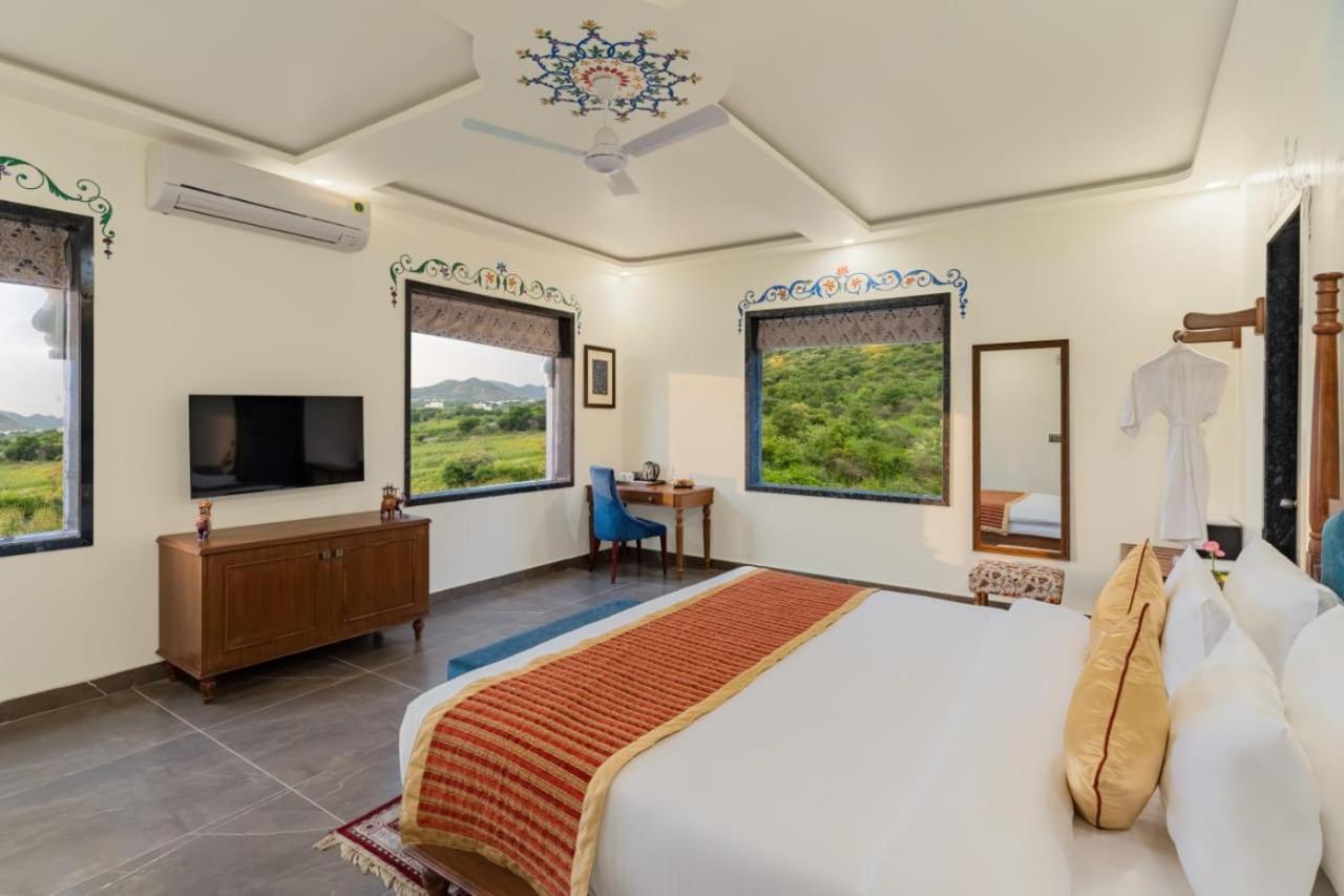 Traavista Aravali Mahal Hotell Udaipur Exteriör bild