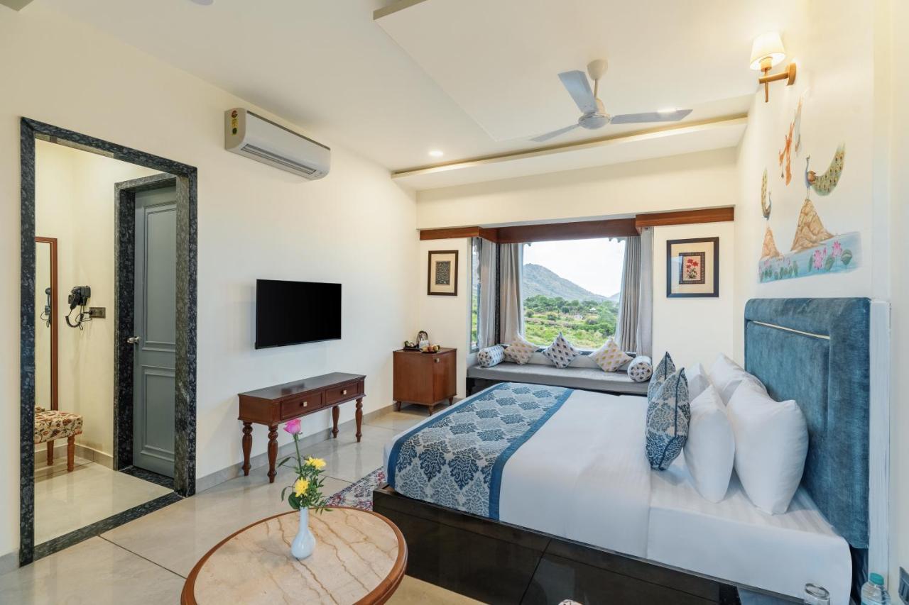 Traavista Aravali Mahal Hotell Udaipur Exteriör bild