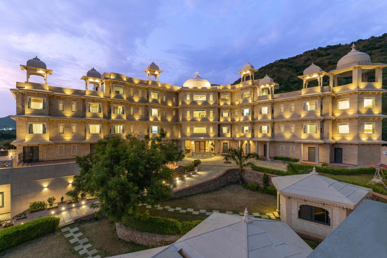 Traavista Aravali Mahal Hotell Udaipur Exteriör bild