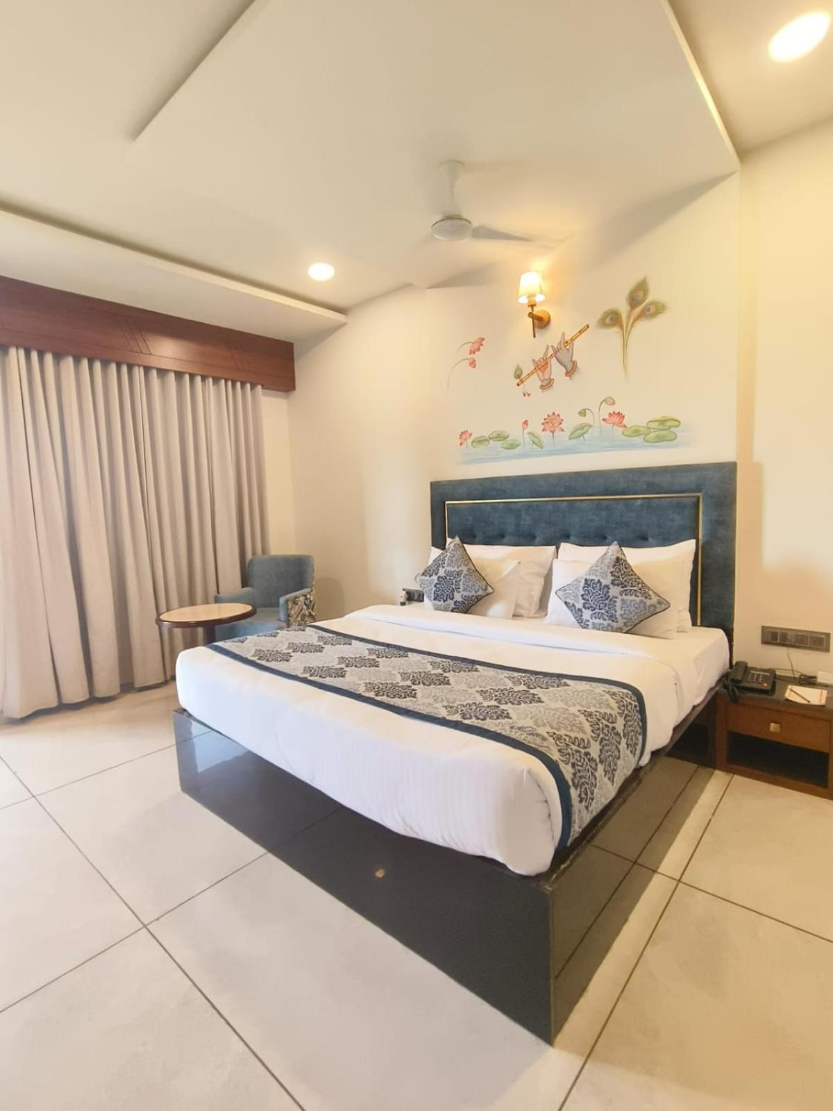 Traavista Aravali Mahal Hotell Udaipur Exteriör bild